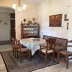 Mama Machi Korinós