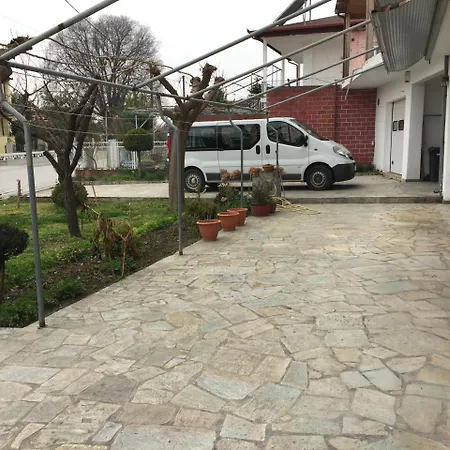 Mama Machi Korinós