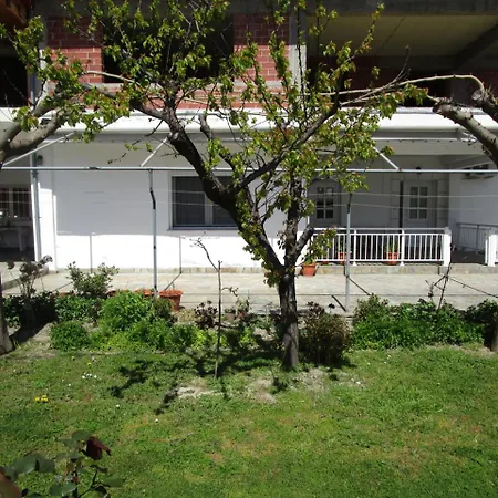 Holiday home Mama Machi Korinos