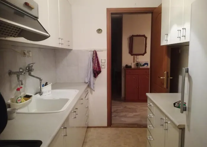 Mama Machi Nyaraló *